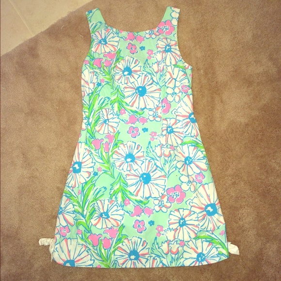 Lilly Pulitzer Dress. - Picture 1 of 3